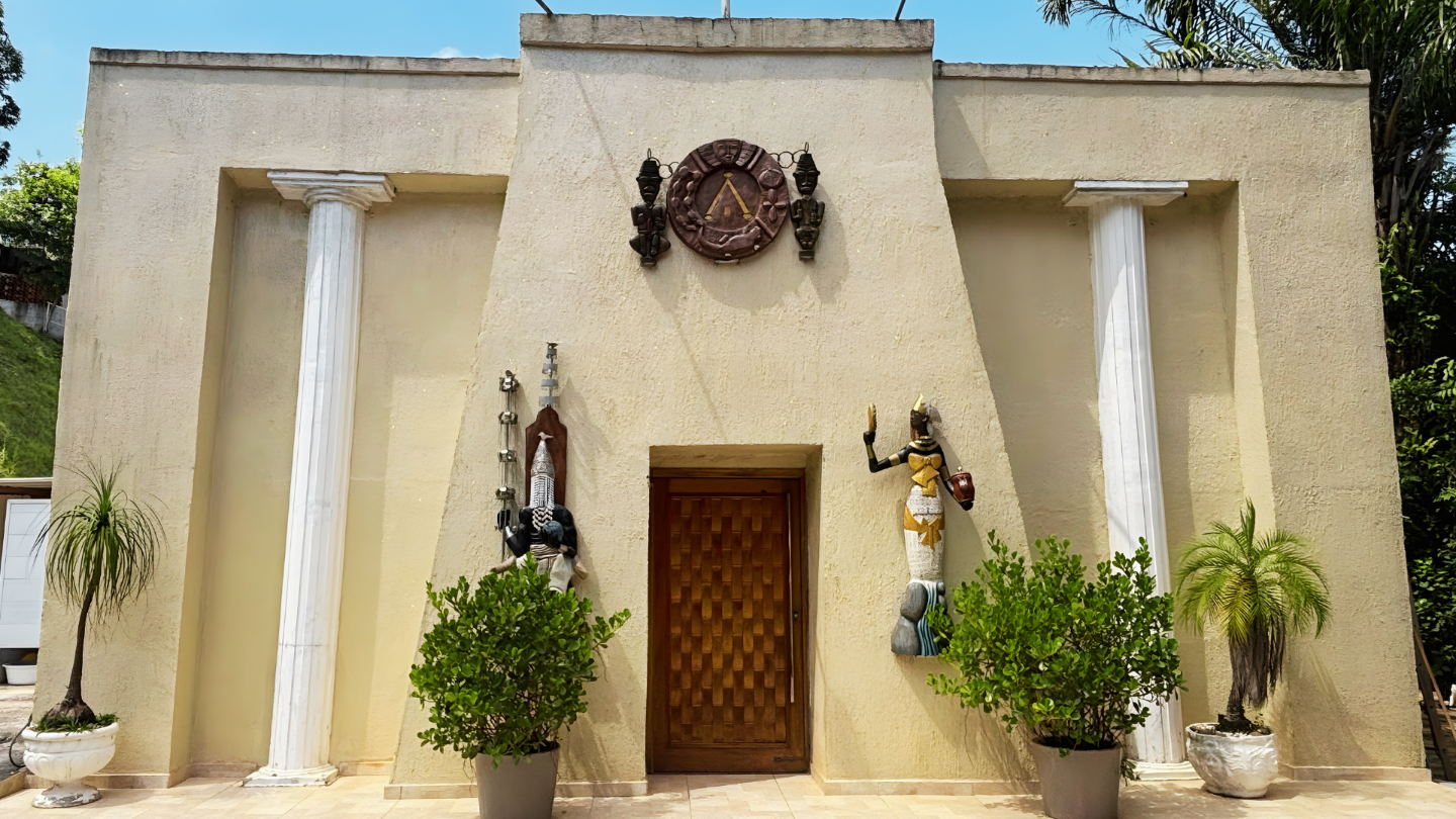 Fachada do Templo Ilé Ègbé Efúnlàşé — Brasil